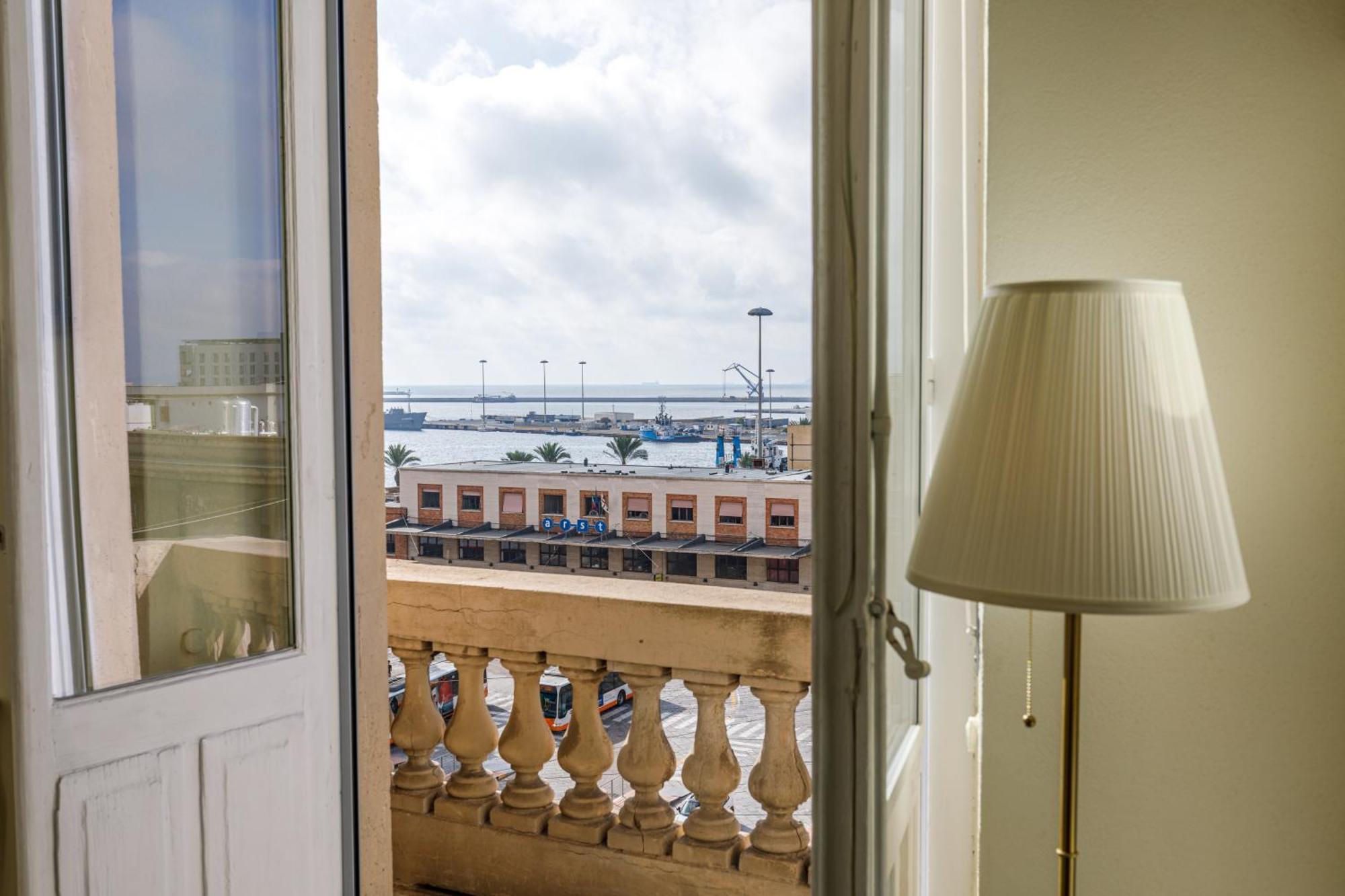 Onlyrooms V - Central & Train Station Cagliari Extérieur photo