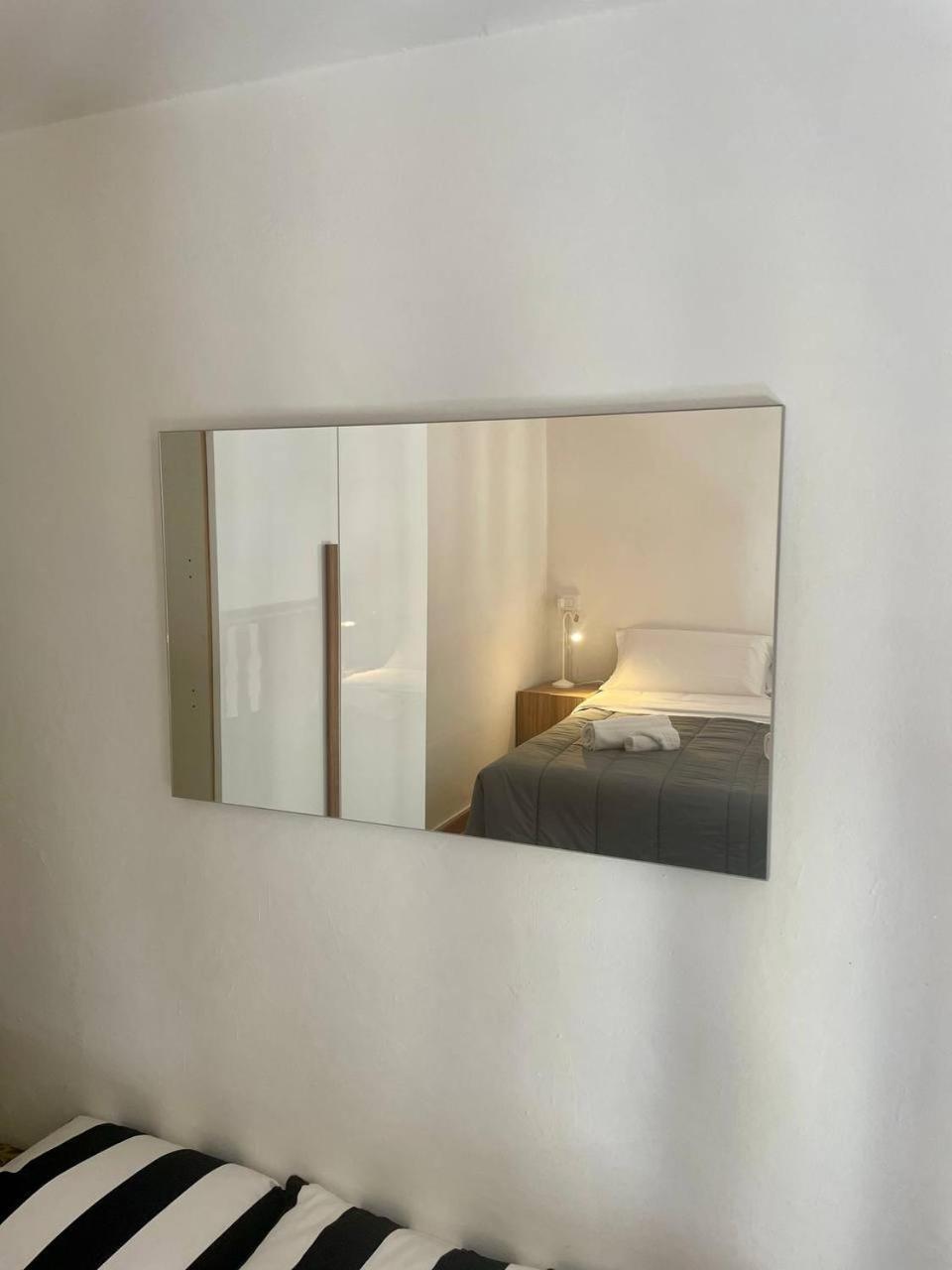 Onlyrooms V - Central & Train Station Cagliari Chambre photo